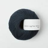 Knitting for Olives  Merino – Dyp Petroleumsblå