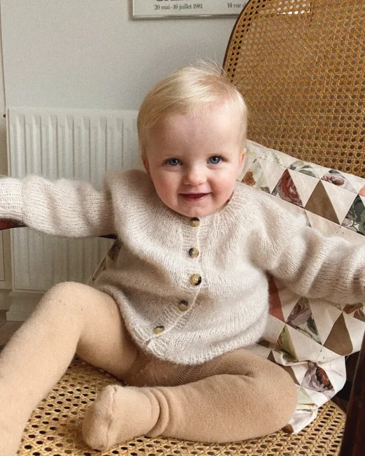 Novice_cardiga_mini_mohair_editio_petiteknit_lofotstrikk