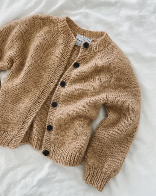 novice_cardiga_junior_chunky_editio_petiteknit_lofotstrikk