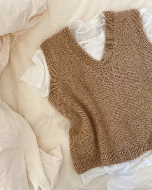 stockholm_slipover_vneck_petiteknit_lofotstrikk