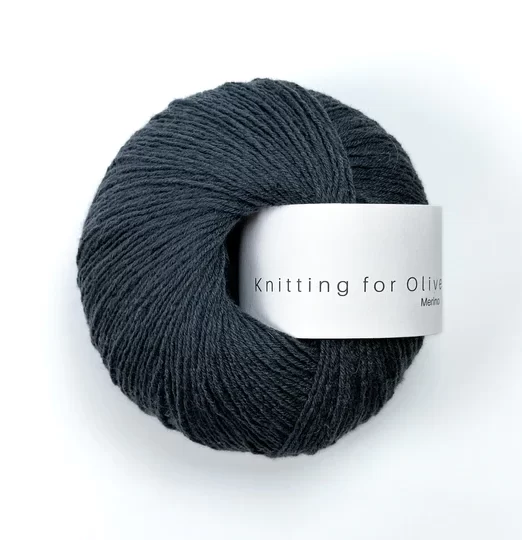 knittingforolive_merino_lofotstrikk_midnat