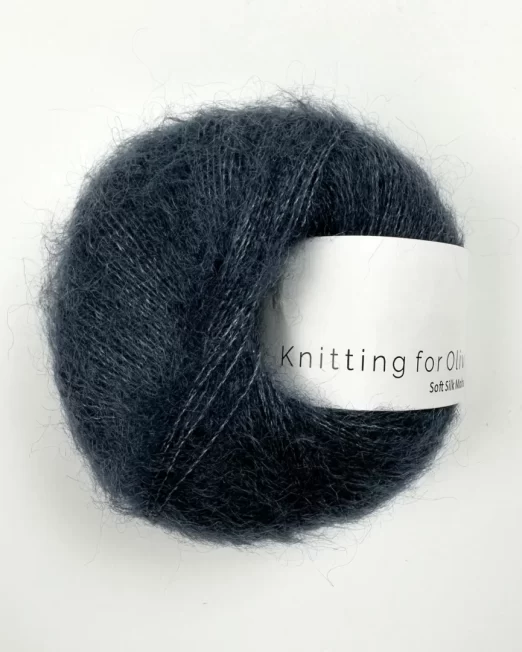 knittingforolive?soft?silk_mohair_lofotstrikk_blåhval